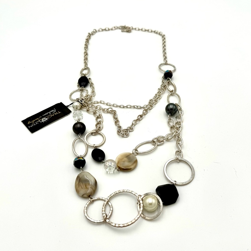 NWT Traci Lynn ‘Entourage’ 24” black/white/silver Necklace